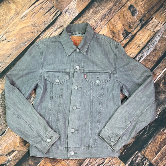 Levi’s denim jacket two pockets gray small